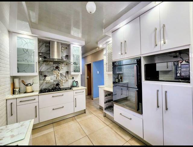 3 BEDROOM PROPERTY TO RENT IN THE ORCHARDS